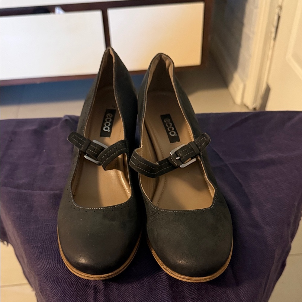 Ecco Women's Black Mary Jane Heels with Buckle